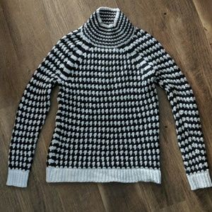 LOFT Chunky Houndstooth Turtleneck Sweater